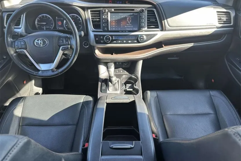2017 Toyota Highlander Limited Platinum photo 1