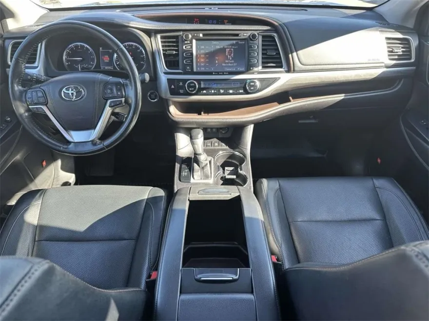 2017 Toyota Highlander Limited Platinum photo 1
