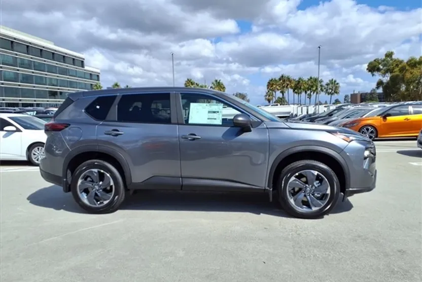 2026 Nissan Rogue SV photo 1