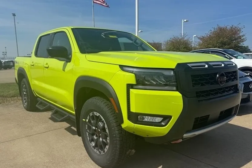 2026 Nissan Frontier Crew Cab PRO-4X photo 1