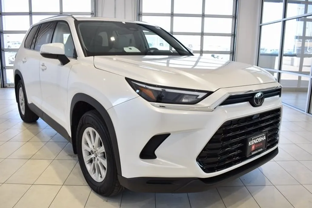 2026 Toyota Grand Highlander XLE photo 1