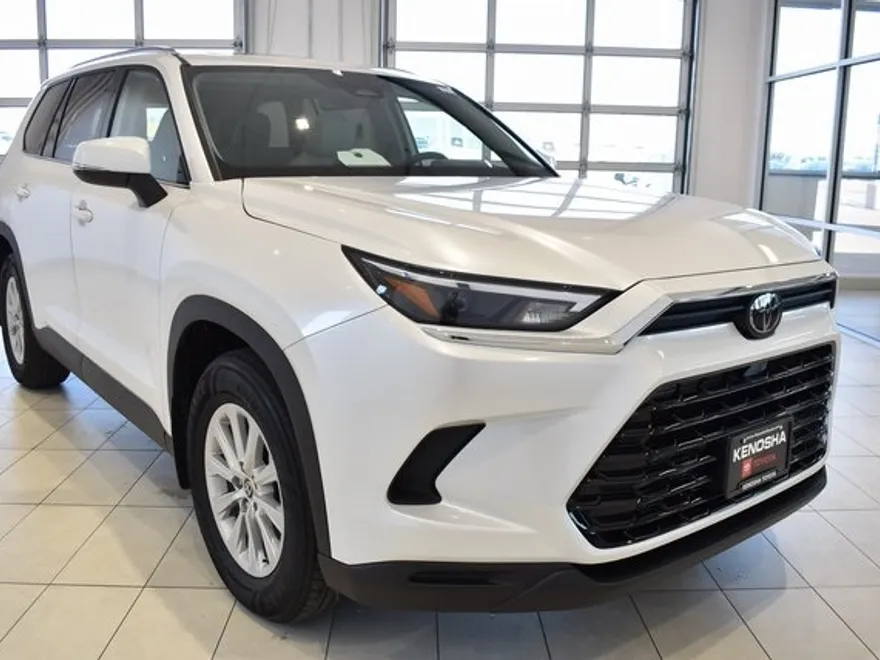 2026 Toyota Grand Highlander XLE photo 1