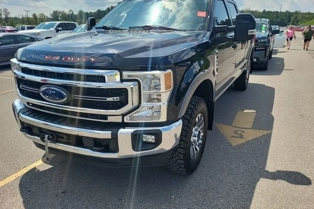 2022 Ford F-250 Lariat photo 1