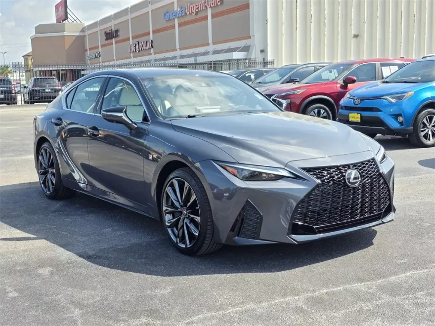 2022 Lexus IS 350 F SPORT photo 3