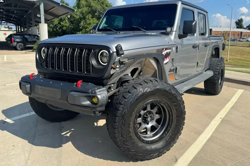 2020 Jeep Gladiator Sport photo 1