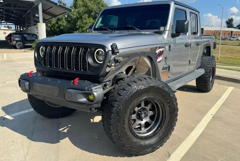 2020 Jeep Gladiator Sport photo 1