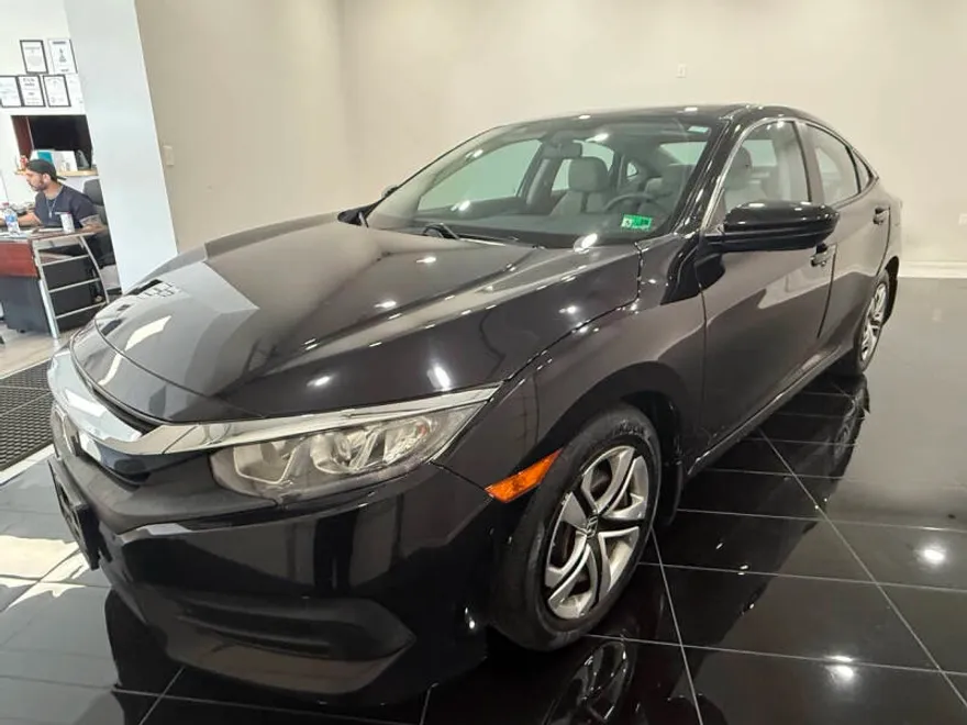 2017 Honda Civic LX photo 1