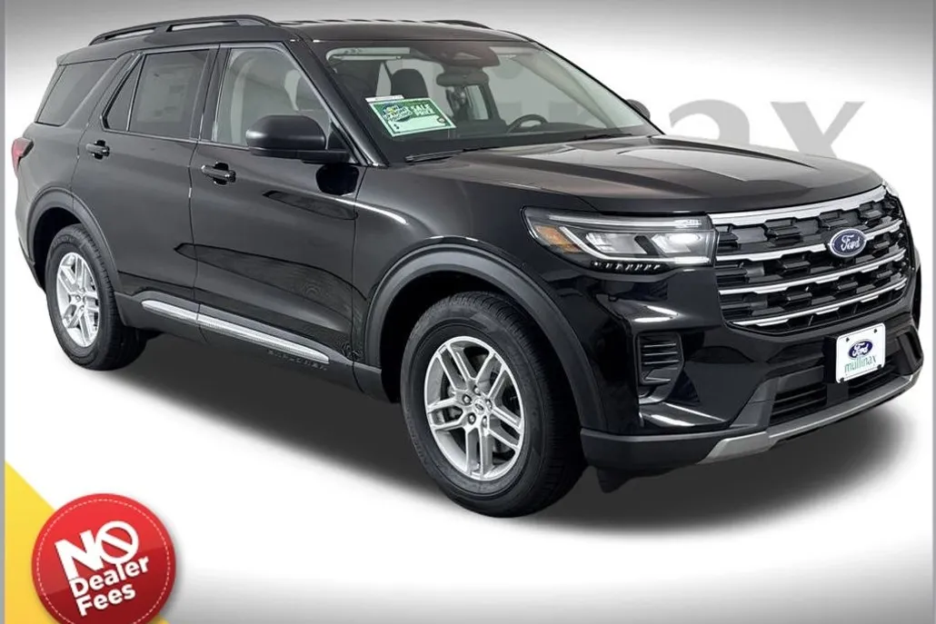 2025 Ford Explorer photo 1