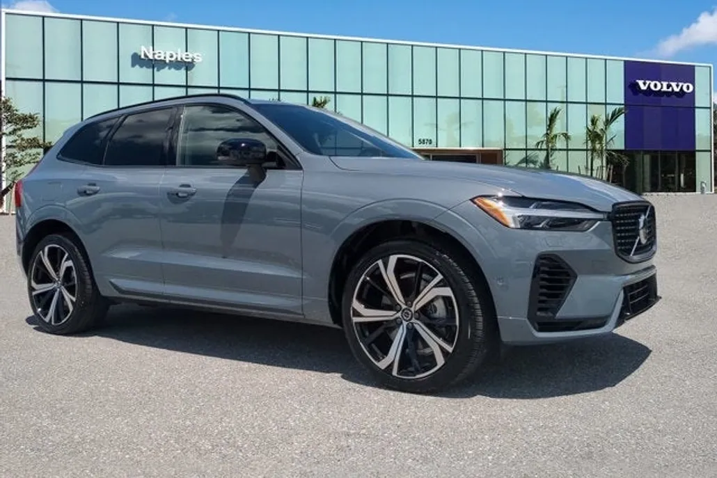2024 Volvo XC60 Recharge Hybrid Ultimate photo 1