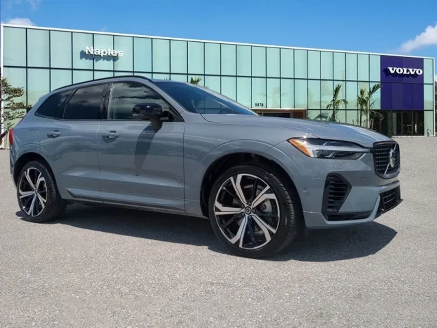 2024 Volvo XC60 Recharge Hybrid Ultimate photo 1