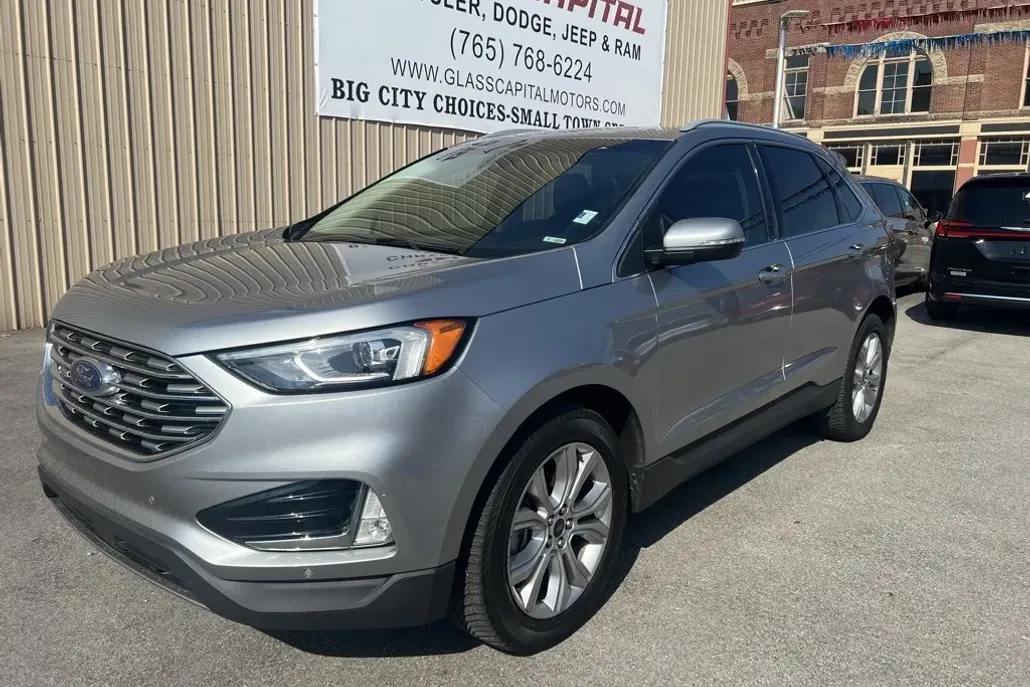 2020 Ford Edge Titanium photo 1