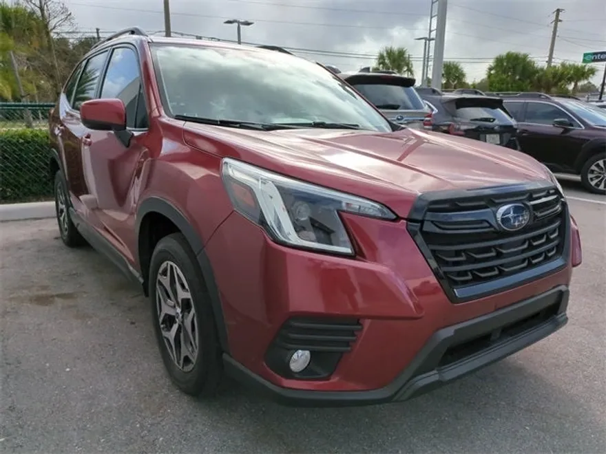 2023 Subaru Forester Premium photo 1