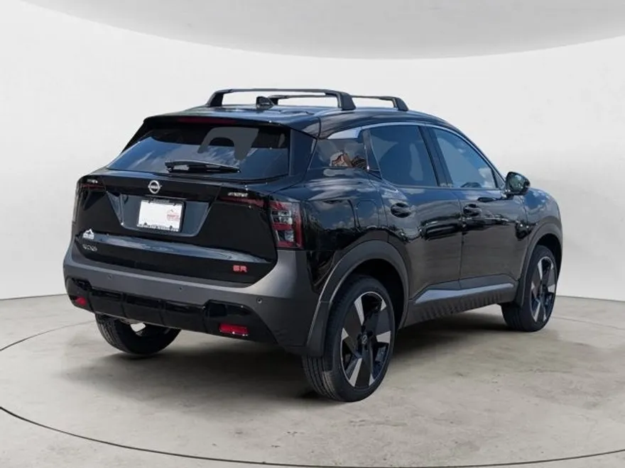 2026 Nissan Kicks SR photo 1