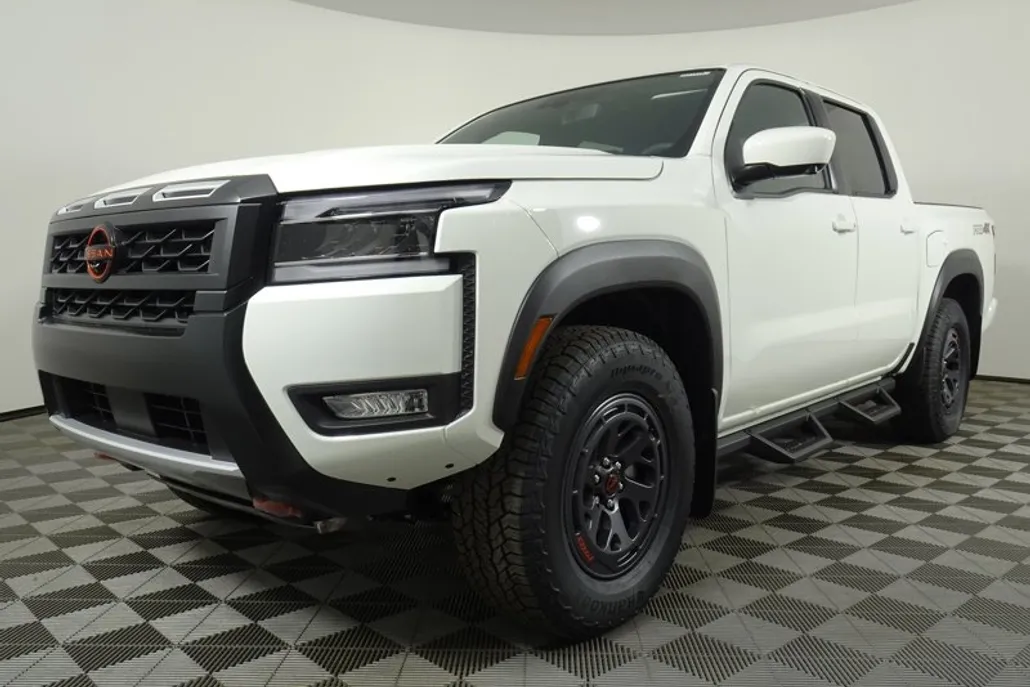 2025 Nissan Frontier PRO-4X photo 1