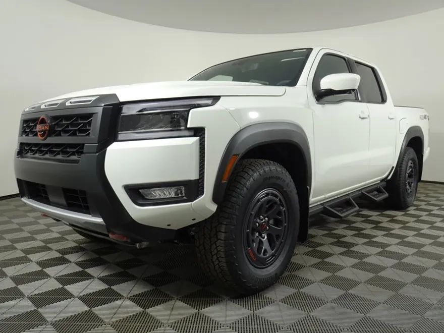 2025 Nissan Frontier PRO-4X photo 1