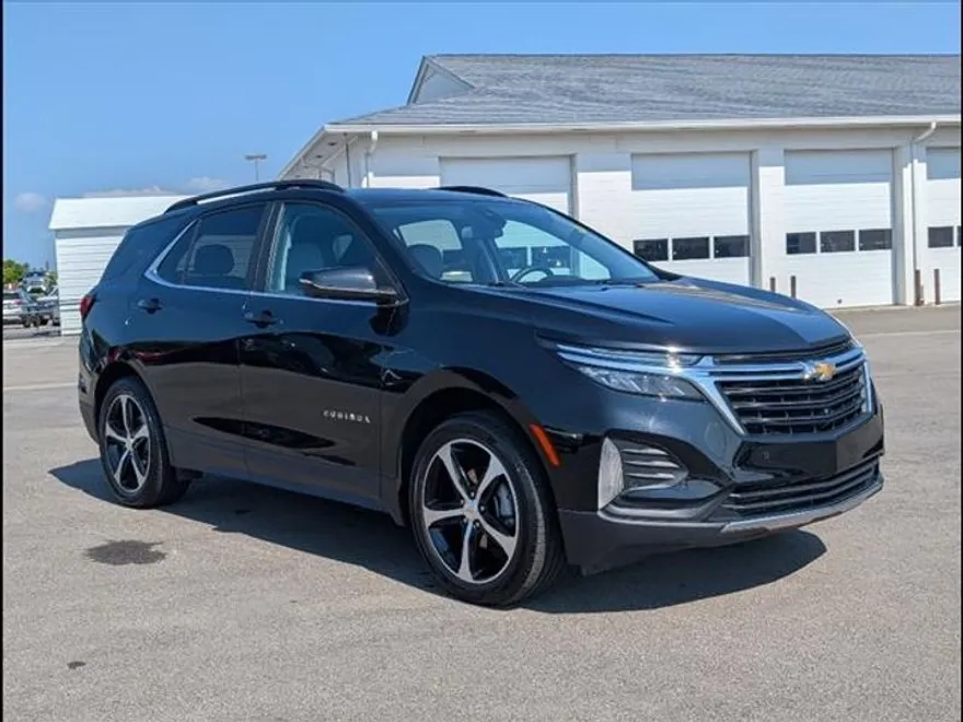 2023 Chevrolet Equinox LT photo 1