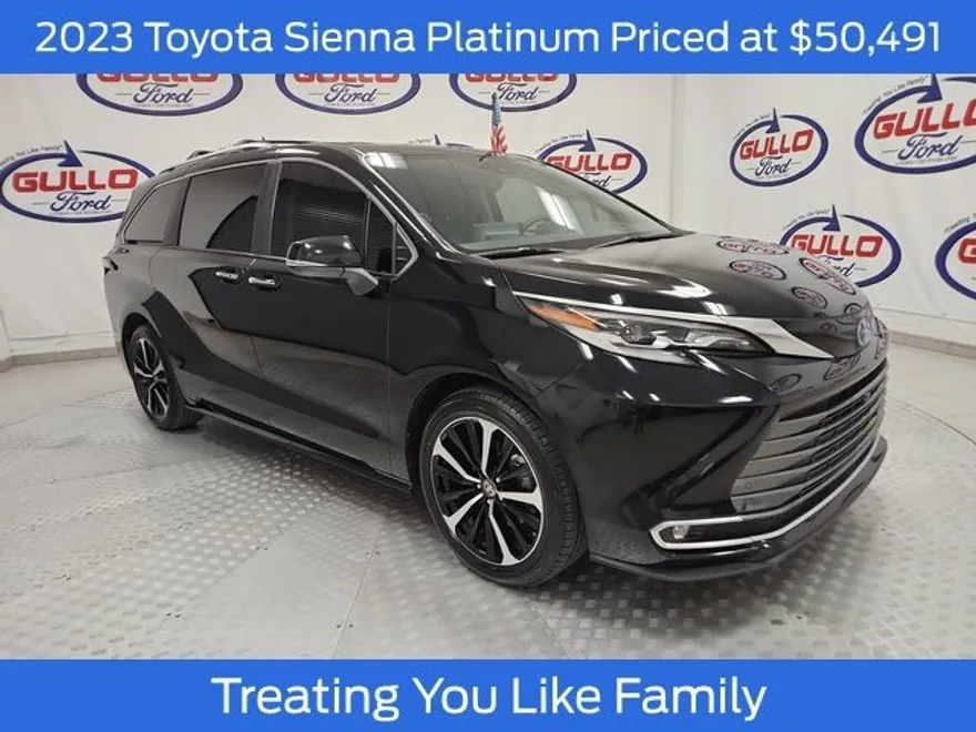 2023 Toyota Sienna Platinum photo 1