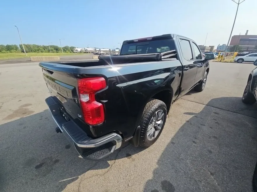 2021 Chevrolet Silverado 1500 LT photo 1