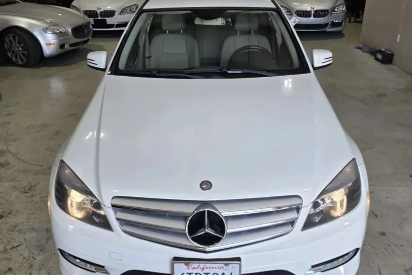 2011 Mercedes Benz C 300 photo 1