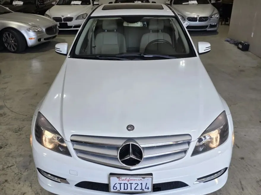 2011 Mercedes Benz C 300 photo 1