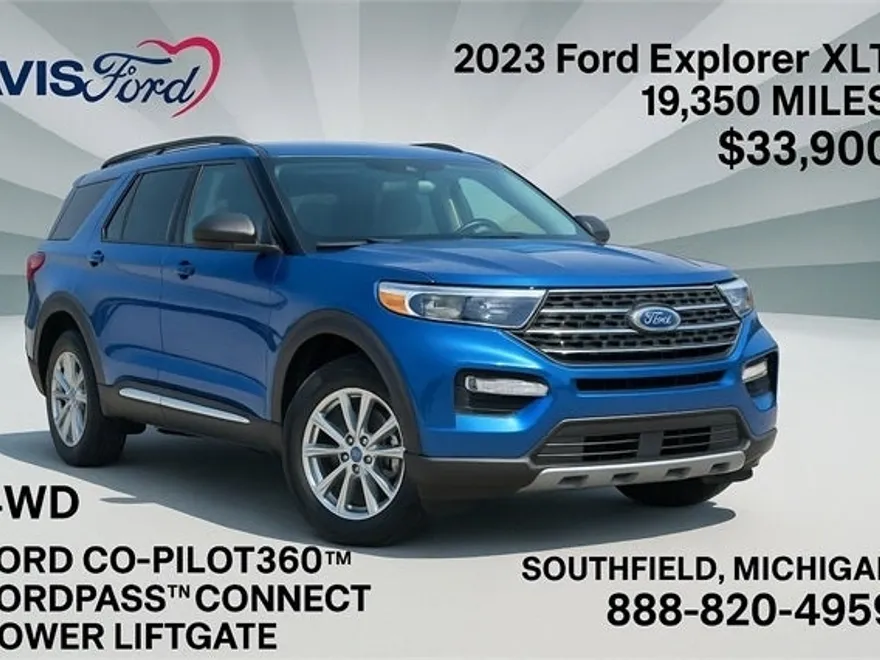 2023 Ford Explorer XLT photo 1