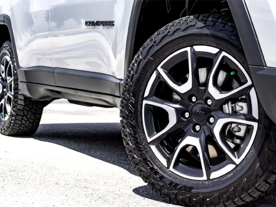 2024 Jeep Compass Trailhawk photo 1