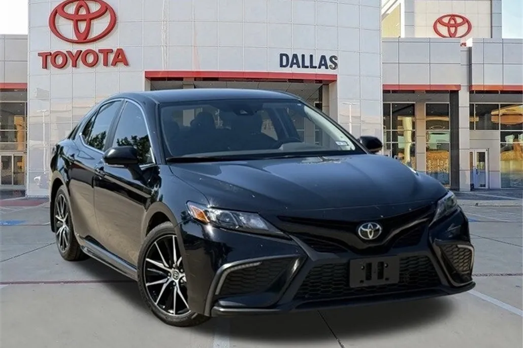 2023 Toyota Camry SE photo 1