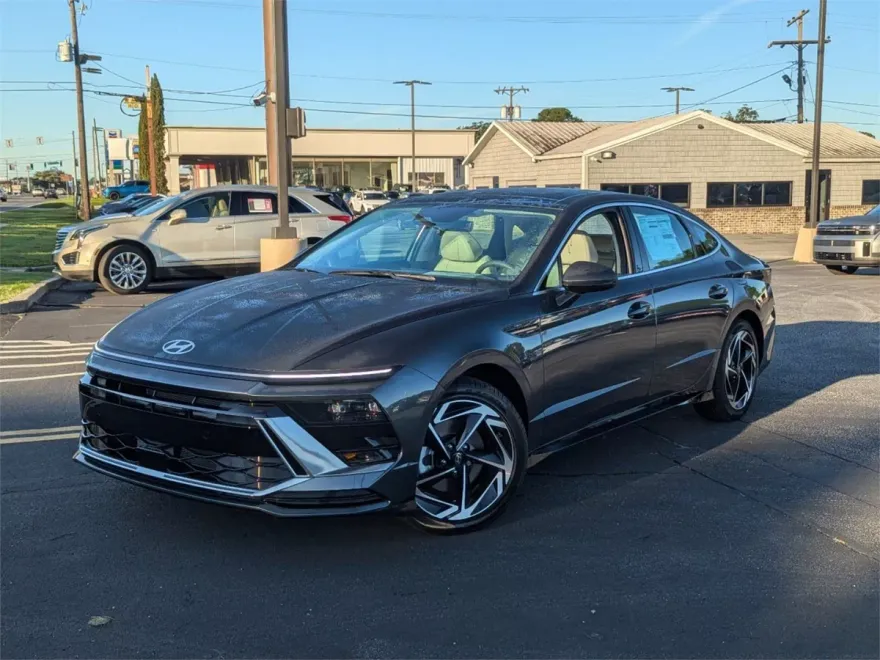 2024 Hyundai Sonata SEL photo 1