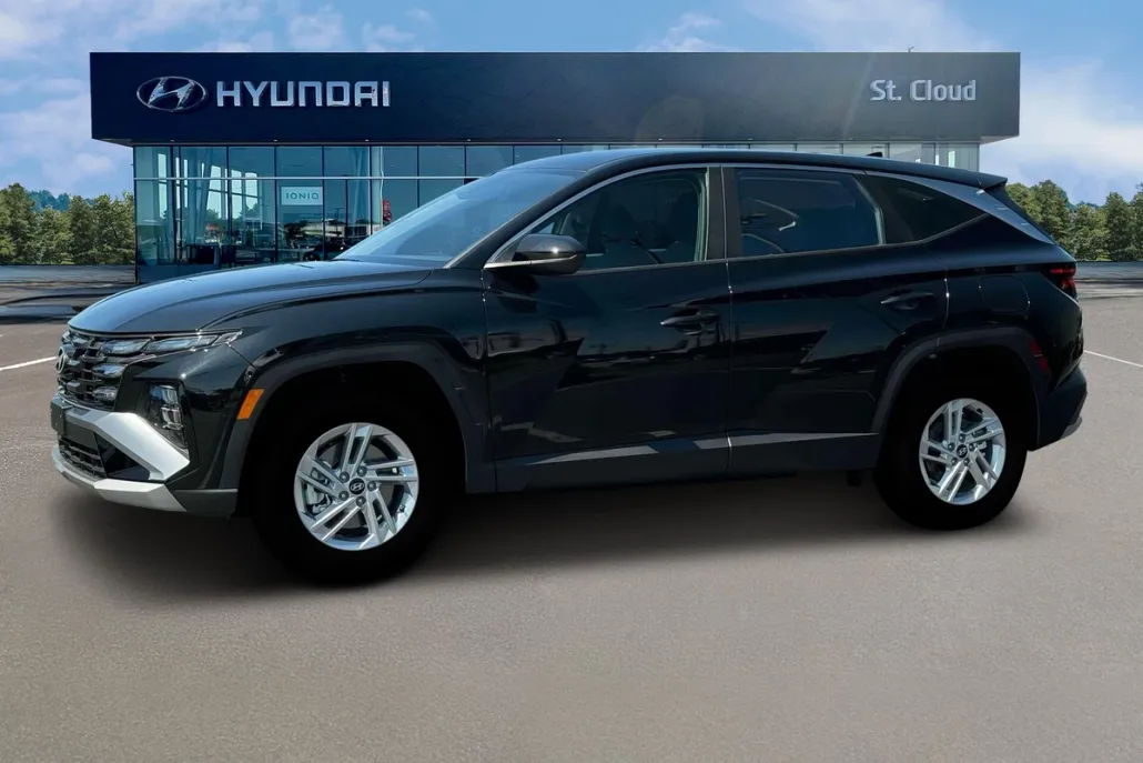 2025 Hyundai Tucson SE photo 1