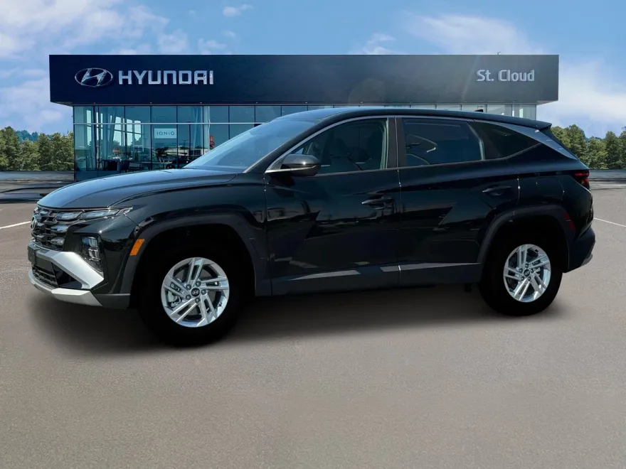2025 Hyundai Tucson SE photo 1
