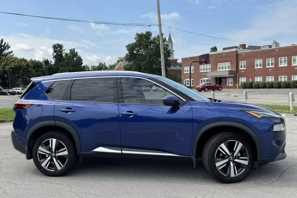 2021 Nissan Rogue SL photo 1