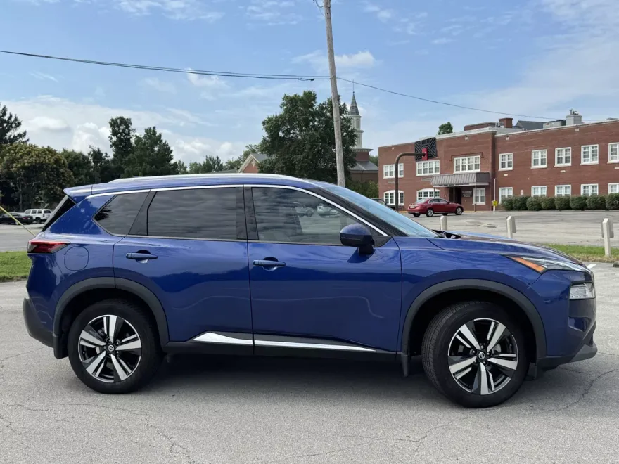 2021 Nissan Rogue SL photo 1