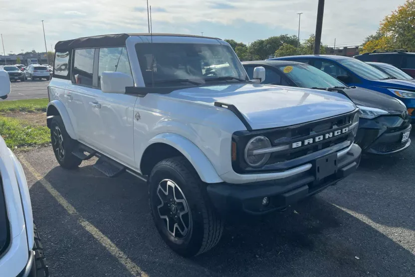 2024 Ford Bronco Outer Banks photo 1