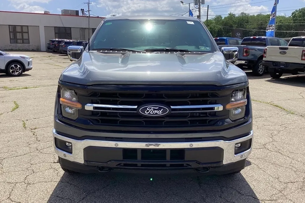 2025 Ford F-150 XLT photo 1
