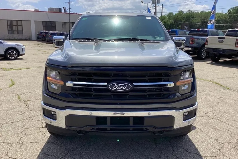2025 Ford F-150 XLT photo 1