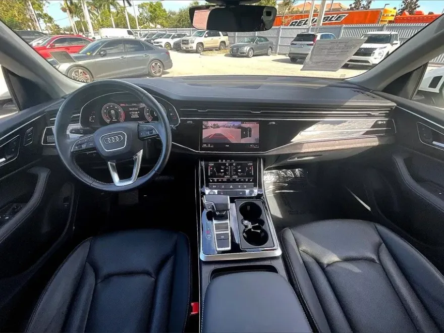 2023 Audi Q8 55 Premium Plus photo 1