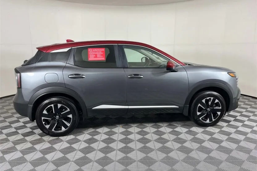 2025 Nissan Kicks SV photo 1