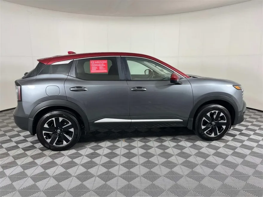 2025 Nissan Kicks SV photo 1