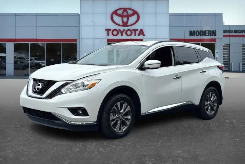 2017 Nissan Murano SV photo 1