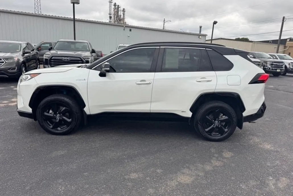 2020 Toyota RAV4 Hybrid XSE photo 1