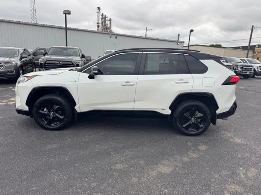 2020 Toyota RAV4 Hybrid XSE photo 1