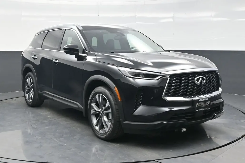 2025 Infiniti QX60 Luxe photo 1