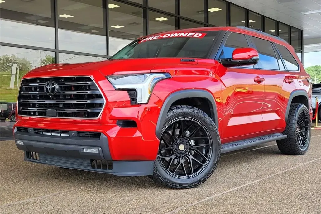 2024 Toyota Sequoia Capstone photo 1