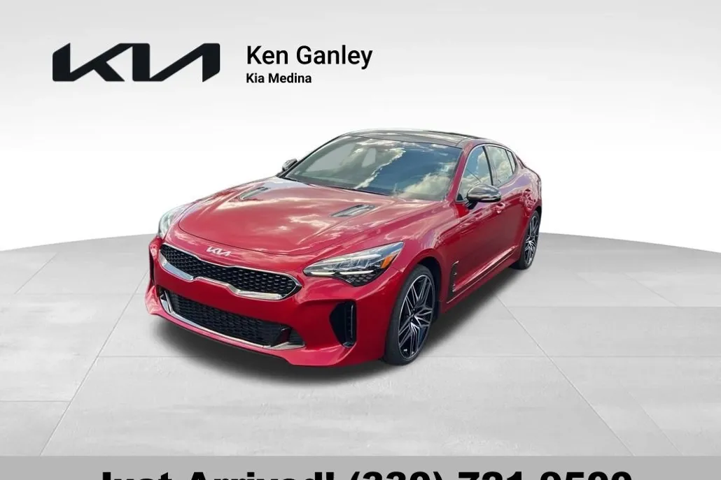 2022 Kia Stinger GT1 photo 1