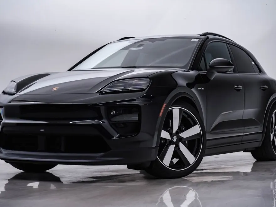 2025 Porsche Macan Electric photo 1