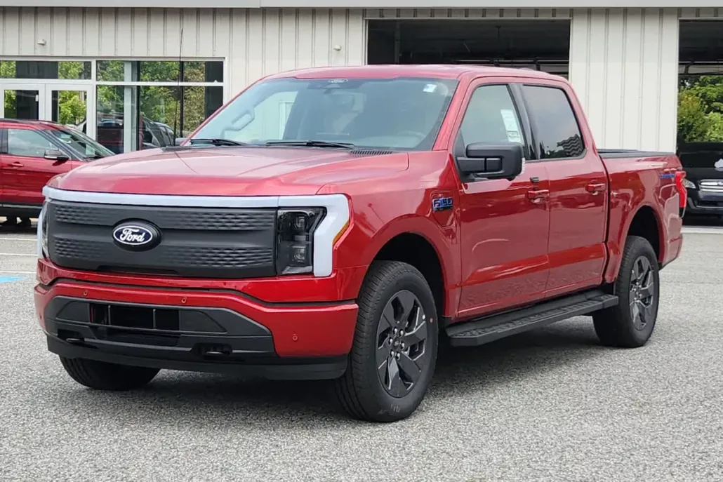 2025 Ford F-150 Lightning photo 1
