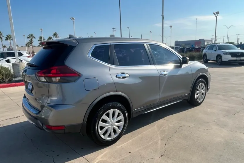 2019 Nissan Rogue S photo 1