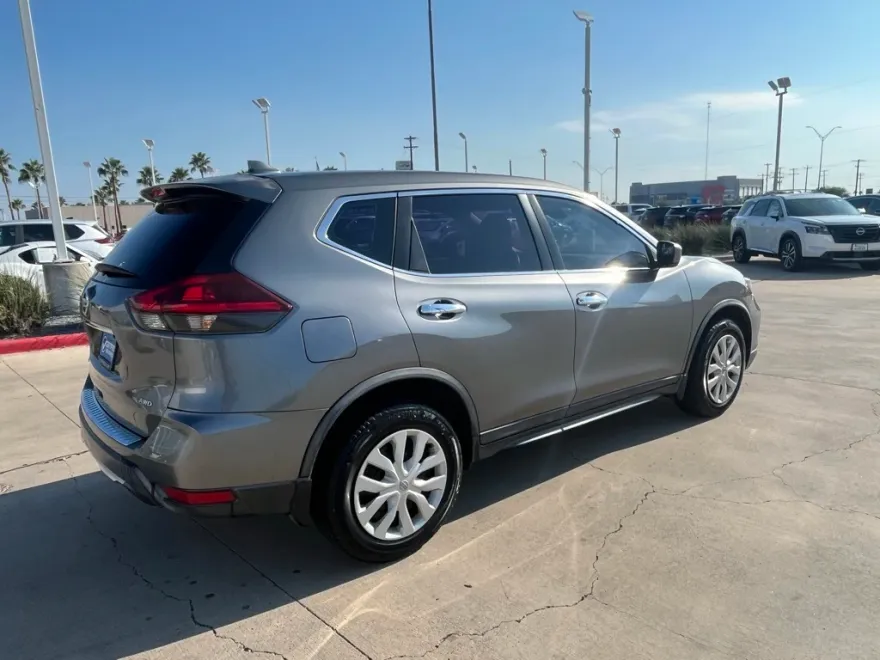 2019 Nissan Rogue S photo 1