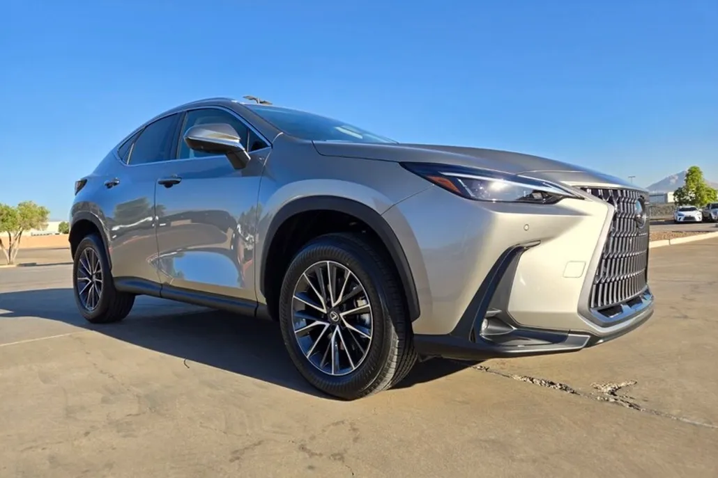 2026 Lexus NX 350 Premium photo 1