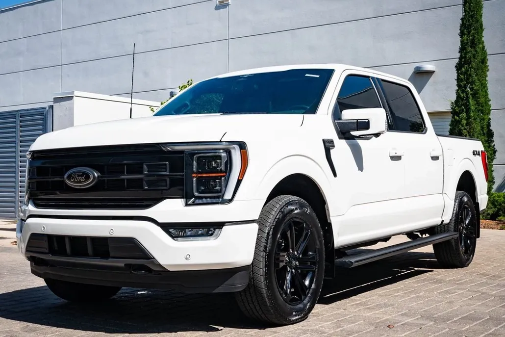 2023 Ford F-150 Lariat photo 1